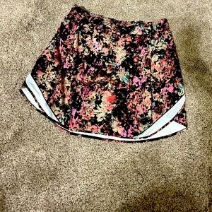 Lululemon size 12 tennis skirt with spandex shorts